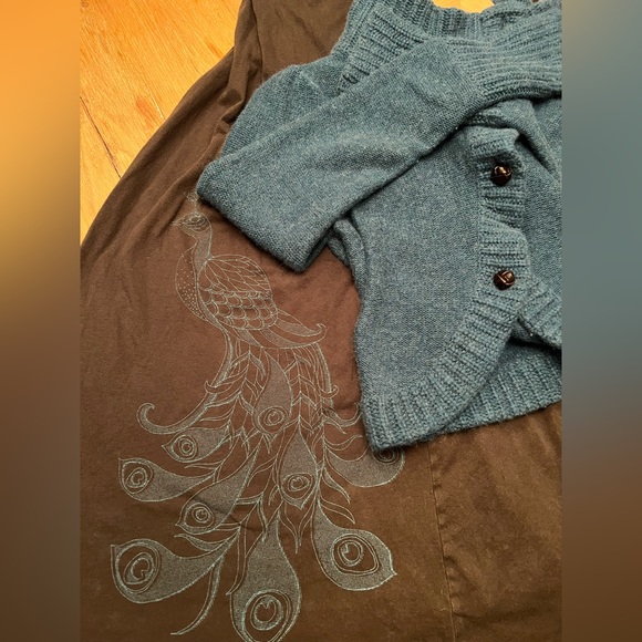 Left on Houston. Size Small. Peacock blue, vintage brown buttons, crop sweater - Picture 12 of 12